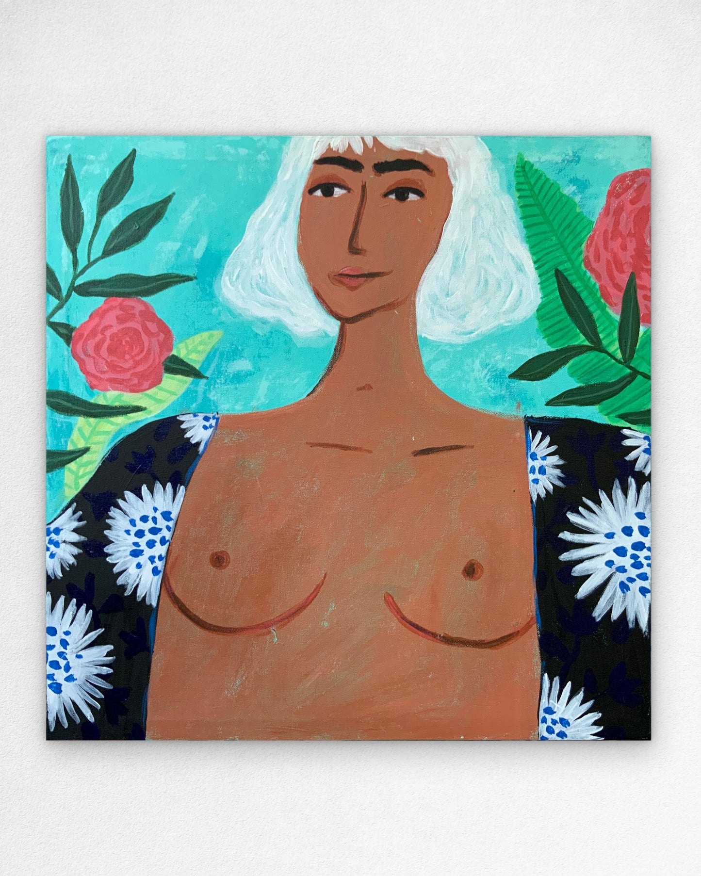 Medio desnuda en selva
